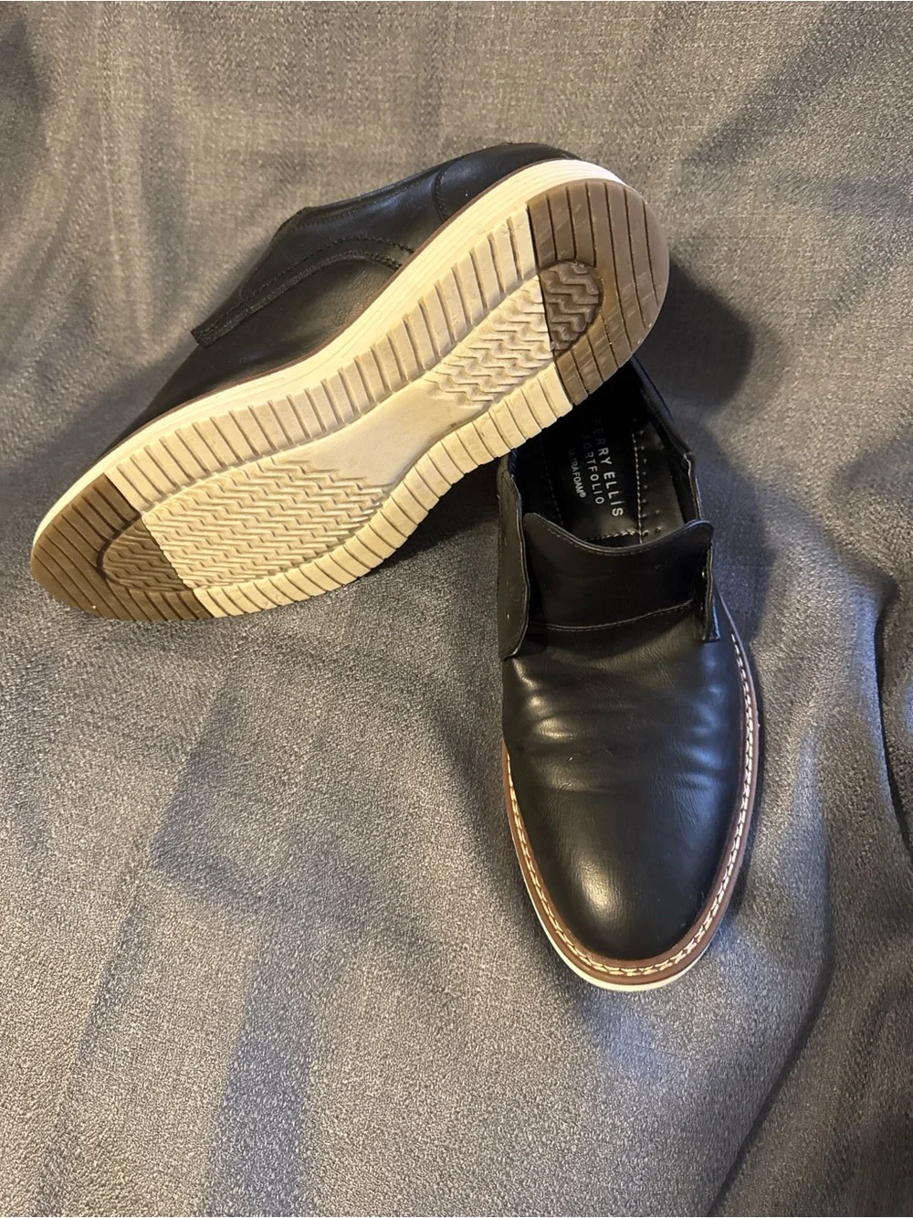 Perry Ellis sleek leather